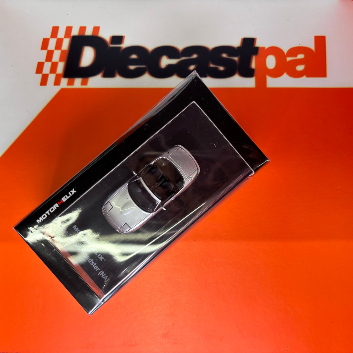 Motor Helix Mazda MX-5 EUNOS Roadster (NA) RHD Silver 1/64