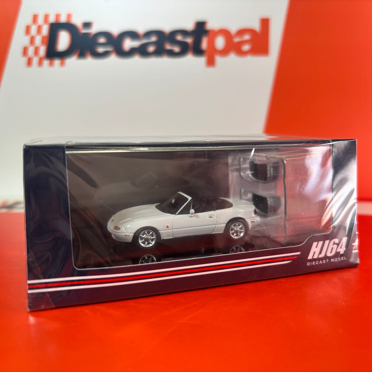 Hobby Japan Mazda MX-5 NA with Tonneau Cover Crystal White 1/64