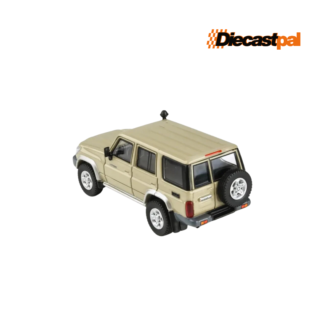 Para64 Toyota Prado Land Cruiser 76 2014 1/64 Vintage Gold