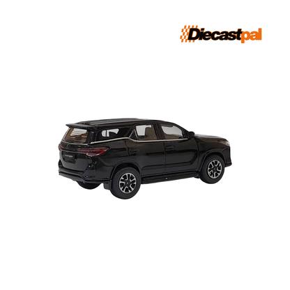 Para64 Toyota Fortuner RHD Attitude Black 1/64